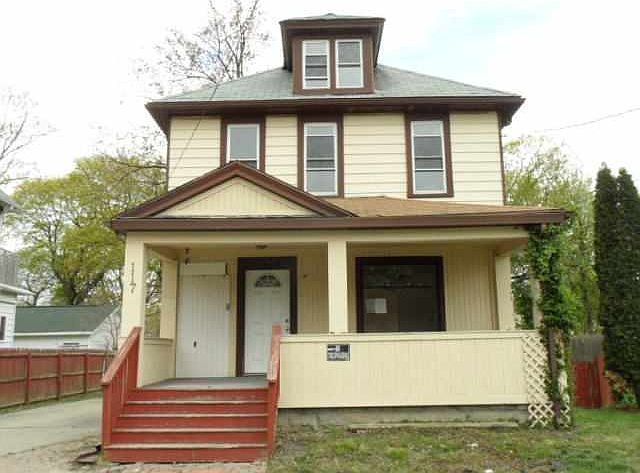 1st image of 117 N Johnson St