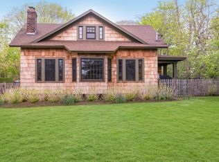 27 Woodlawn Ave, East Moriches, NY 11940