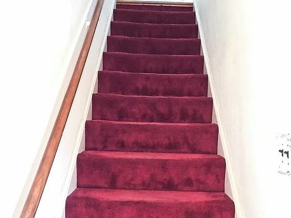Entry stairwell
