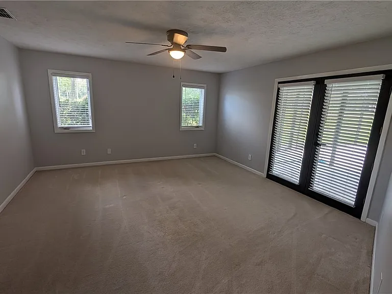 768 E Jenkins Ct — Photo 10