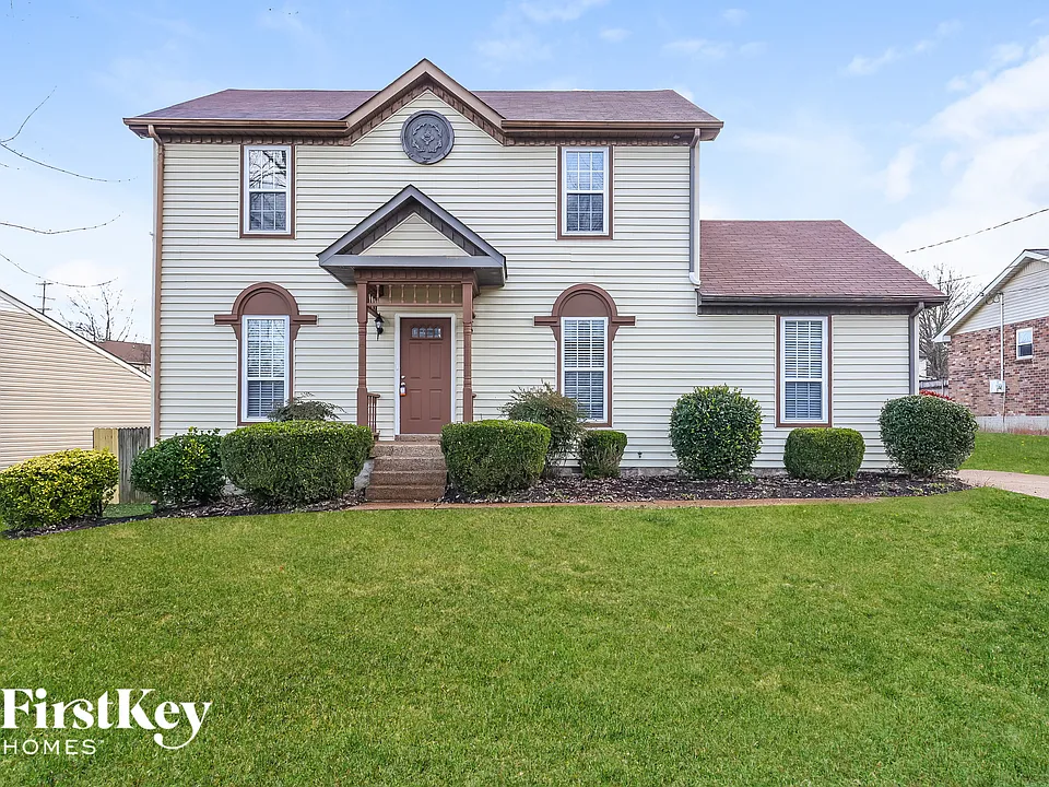 1013 Carriage Way Ct