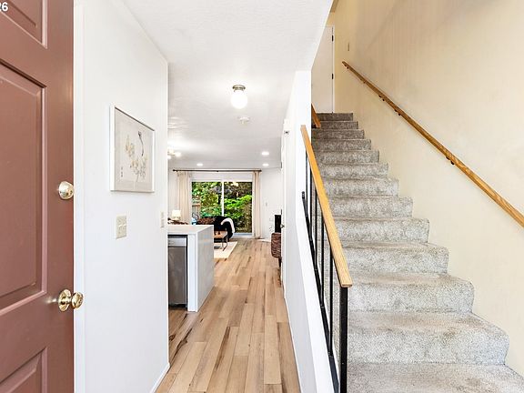 4th image of 4880 SW Scholls Ferry Rd APT 16