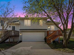 408 Sugar Creek Ln APT E, North Liberty, IA 52317