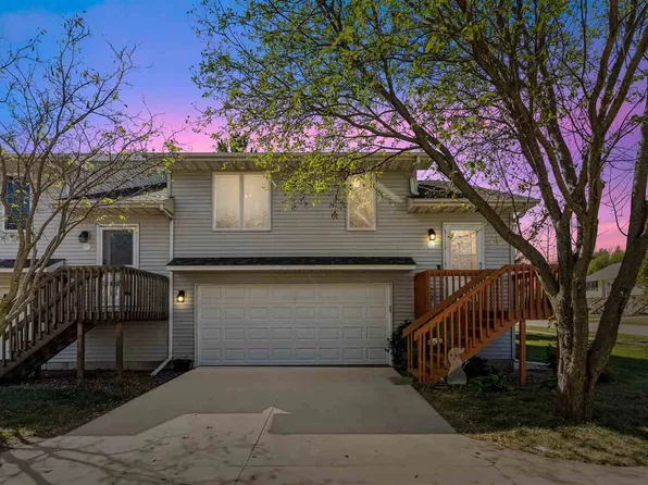 408 Sugar Creek Ln APT E, North Liberty, IA 52317