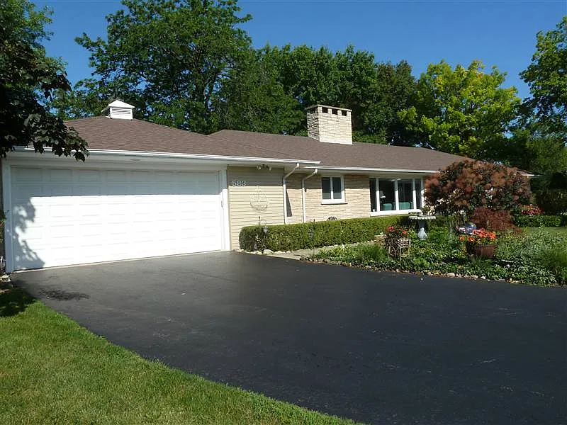 583 Williams Way photo 1