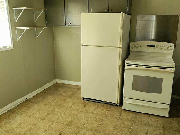 2nd image of 1363 Yosemite St #18