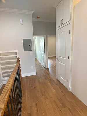 Rented by Hudson Exclusive Inc | media 28