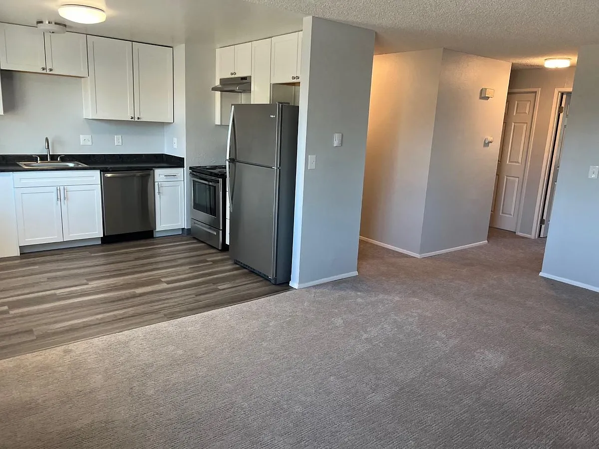 Building Photo - 814 S 13th St #3