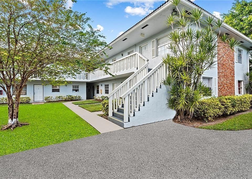 1st image of 4140 Woodside Drive #205