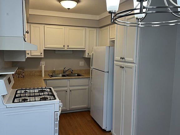 2nd image of 49910 Helfer Blvd #77
