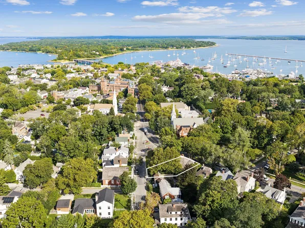 10 Hampton St, Sag Harbor, NY 11963