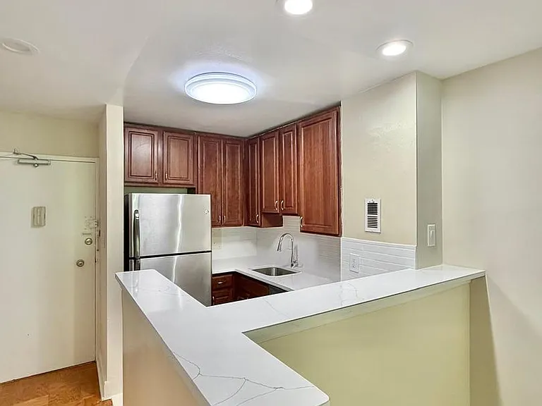Park East Apartments — Photo 51