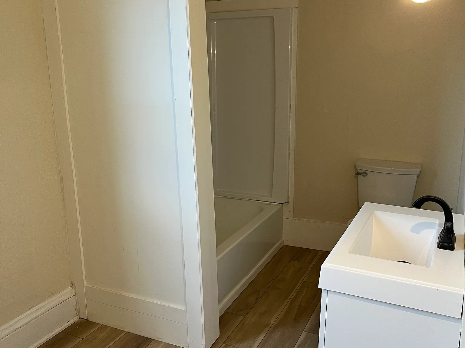 3 bed, $1,250 — Photo 2