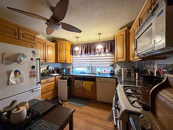 3rd image of 1014 Illinois Dr