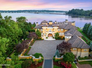 18 Clay Ct, Rumson, NJ 07760