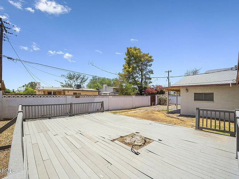 1137 E Bishop Dr — Photo 28