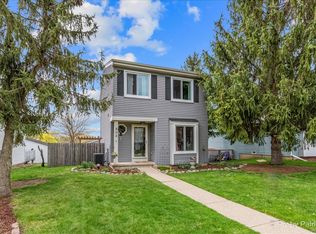 808 Manchester Crse, Geneva, IL 60134