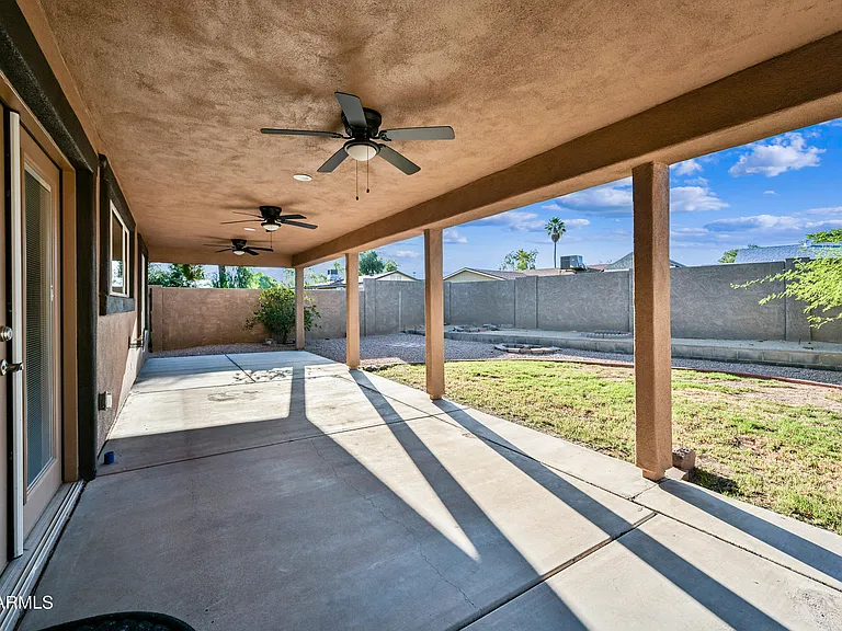 2914 E Michelle Dr — Photo 20