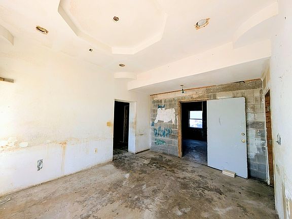 3rd image of 222 Barrera Rd