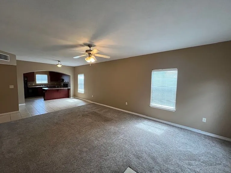 114 W Lagrange — Photo 3