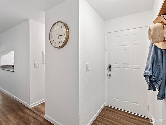 3rd image of 4183 W Lake Sammamish Parkway SE #B103