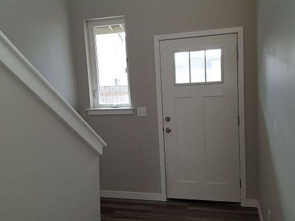 2nd image of 3043 Pacific St #101