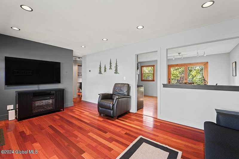 5th image of 3312 Maryvale Drive