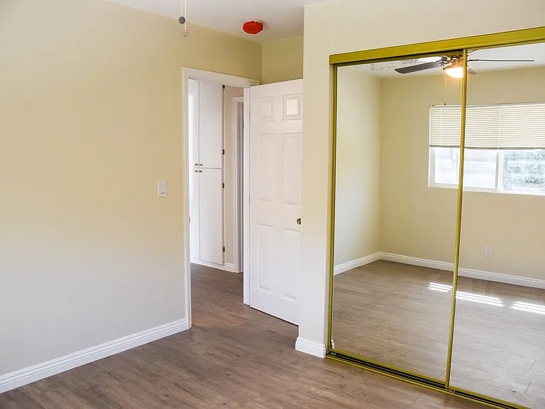 2318 E Coolidge Ave — Photo 22