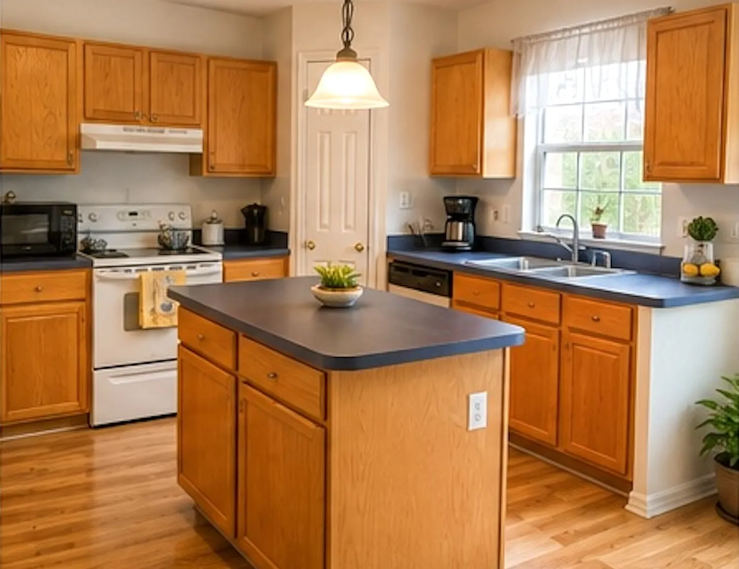 4 bed, 2120 sqft, $750 — Photo 3