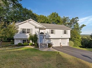 2 Meadow View Ter, Chester, NY 10918