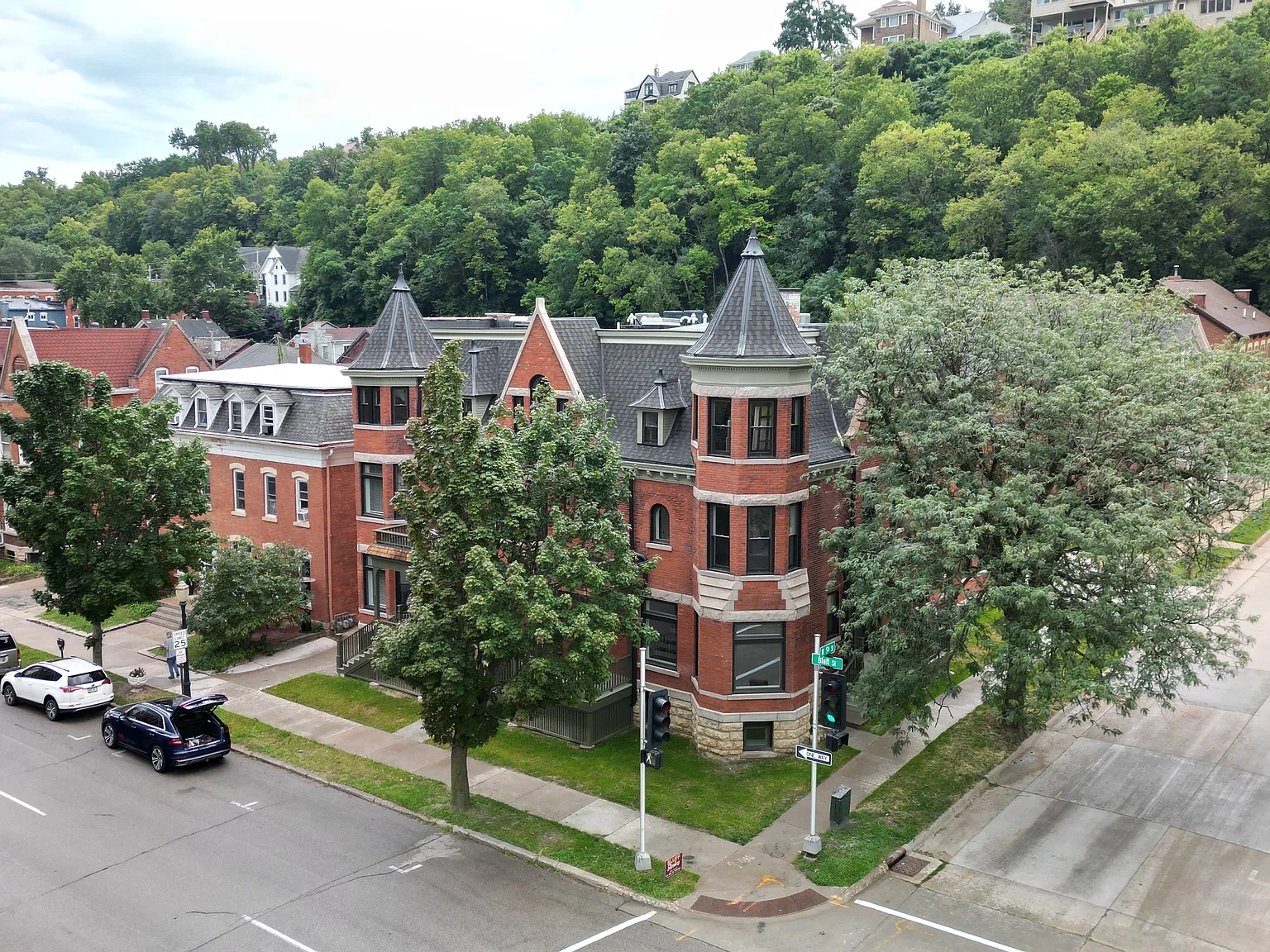 408 W 5th St — Photo 1