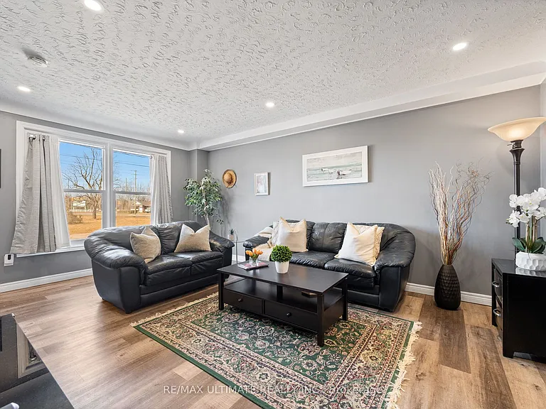 252 Bertie St #E — Photo 7
