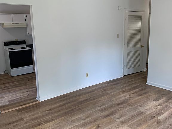 4th image of 2464 Butternut Hill Ct