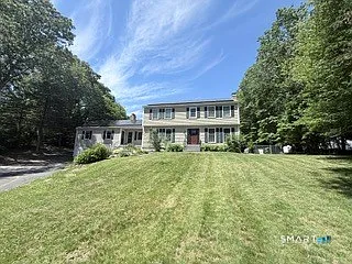 12 Melanie Ln — Photo 1