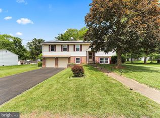201 Hunter Ln, North Wales, PA