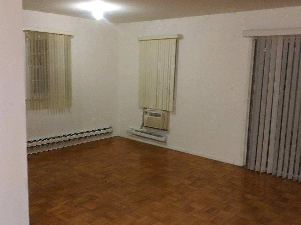 1st image of 317 Woodland Hills Rd Floor 2