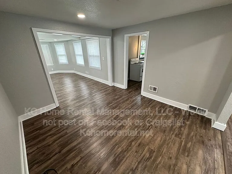 127 W 85th St — Photo 12
