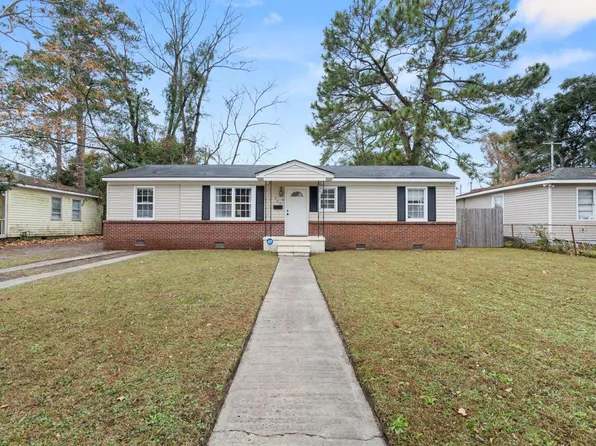 325 Manor Dr, Savannah, GA 31404