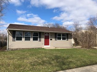 1802 Endicott Cir, Carpentersville, IL 60110