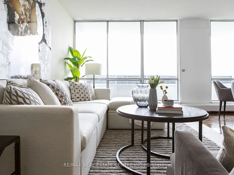 50 Graydon Hall Dr #316 — Photo 6