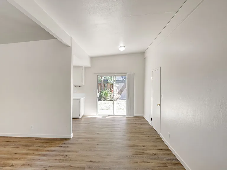 406 Scripps Dr — Photo 20