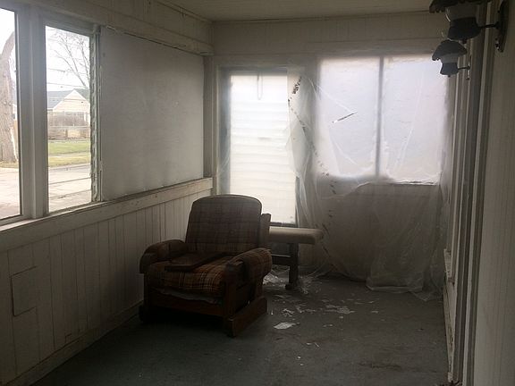 5th image of 1004 W South St