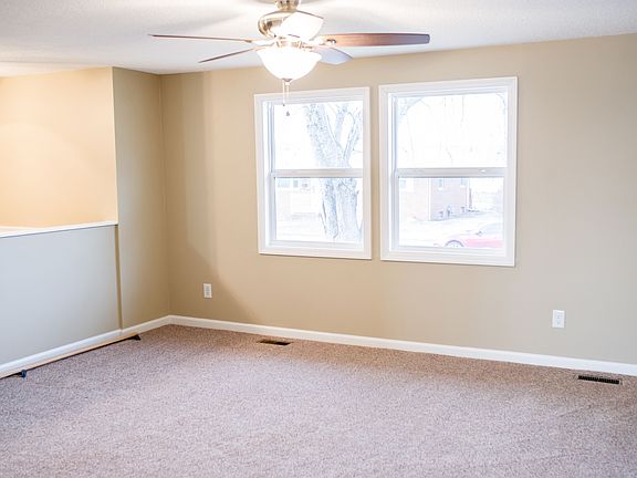 4th image of 104 Hodge St