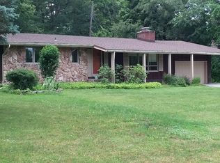 4770 Boncrest Dr E, Williamsville, NY 14221