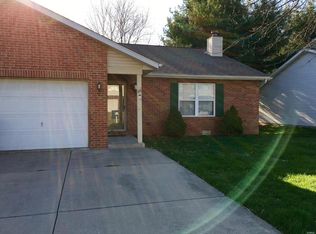 126 Twin Oaks Dr, Shiloh, IL 62221