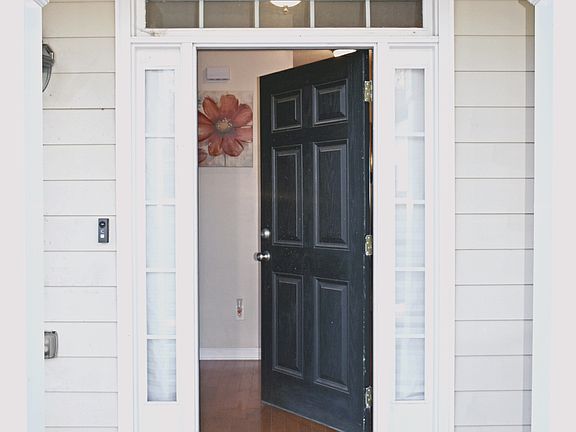 2nd image of 2060 Reserve Pkwy