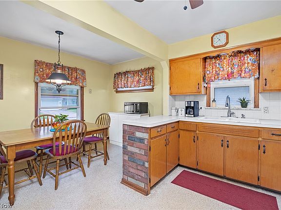 4th image of 2446 Ingleside Dr