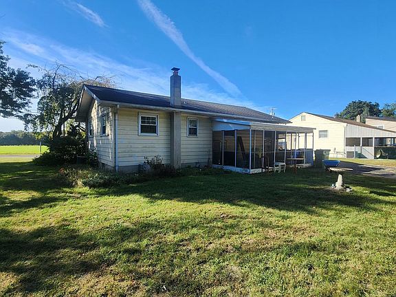 3rd image of 335 Chapel Heights Rd