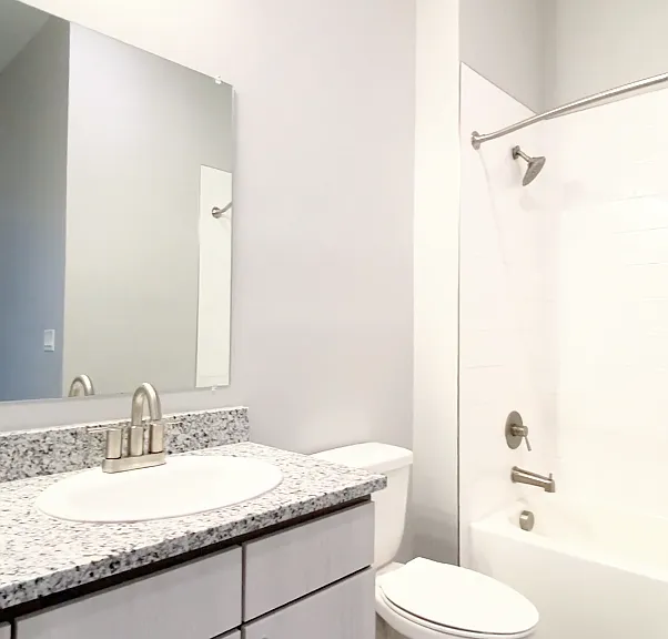 112 E Greenhill Ln #204 — Photo 11