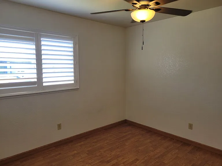 2305 Oxford Ave — Photo 7